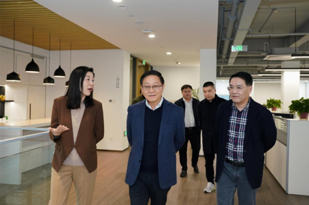 省住建廳原副廳長、國際綠建聯(lián)盟執(zhí)行主席、江蘇省人民政府參事室特聘專家劉大威一行蒞臨城發(fā)設(shè)計(jì)考察指導(dǎo)